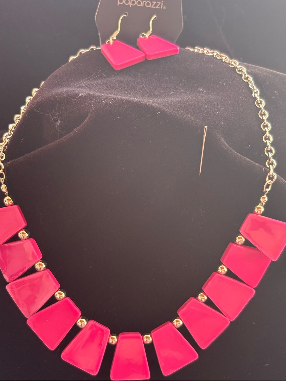 paparazzi Bright Pink Geometric Bib Necklace with Earrings